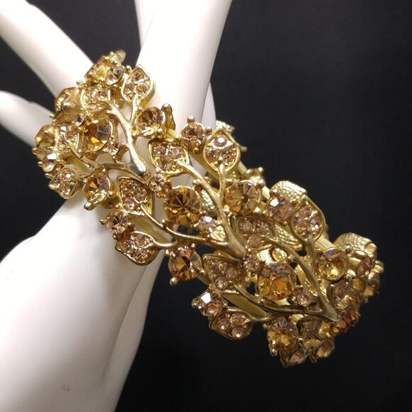Light Topaz Rhinestone Gold Tone Floral Bracelet, Stretch Links, 7 Inches - Picture 1 of 5